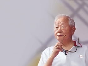 交棒序曲渾厚有力 張忠謀