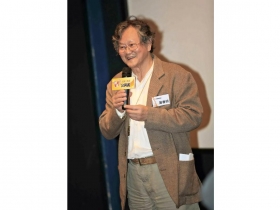 80歲黃春明活力旺  痠痛才發現罹癌 淋巴癌倍增  食安毒害是幫兇