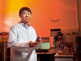 科學不為任何人背書」林杰樑最佳戰友 毒理專家吳焜裕 寧冒失明風險 也要看清食安黑洞