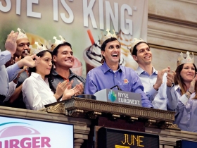 讓漢堡王用天價購併B咖甜甜圈店、曾打入溫布頓網球賽⋯⋯全球最有趣富豪 連巴菲特也投資他