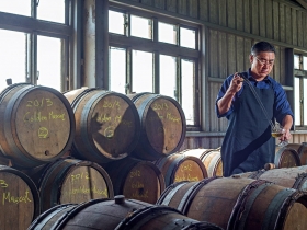 他把台中小酒莊推上國際舞台 陳千浩點酒成金 釀出大獎常勝軍