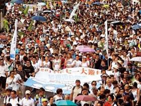 七一遊行人數創 51萬新高 「不抗爭 就會逐漸走向死亡」香港在死亡與重生的交會時刻