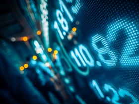 守穩七七八九點 多頭格局仍不變 高檔中黑反轉 進入短線修正