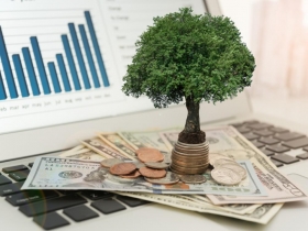 投資致富力》財經門外漢練功 從「沙發坐到鐵椅」 戒電視學投資 中小型股尋寶4年賺3倍