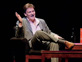 《魔球》作者新書 揭露高頻交易「插隊有理」內幕 百萬分之一秒閃電搶單 掀華爾街風暴