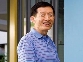 嚴長壽推動教育革命背後的大將──方新舟 科技人跨界  用網路搶救弱勢教育