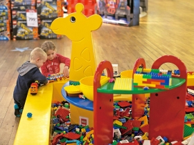 直擊樂高工廠「荒謬的精準」  ○．○○二毫米的堅持 挑剔，是為了讓孩子玩得安全