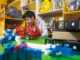 「樂高治療」有效提升溝通力 動手拼一拼 悶男孩找到自信的魔法