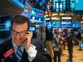 華爾街分紅創新高 十六萬人笑納八千億