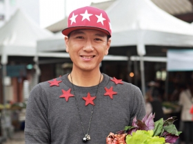 精品超業返鄉 成花蓮好市集理事長 黃彥儒 穿PRADA 推「小農百寶箱」