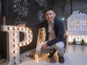 獨家揭祕》網路熱門服飾 日出貨二千件包裹 31歲老闆從五分埔店員到營收五億