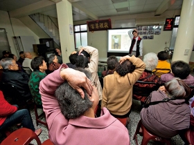 健保新制》論人計酬 金山醫院員工走入社區當志工 病人回流增七倍 感動醫療 居民足感心