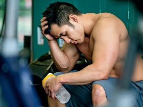 18天激瘦10公斤 營養不良餓死 燃燒脂肪得靠它 減重別忘了喝水