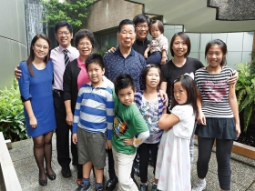 虎爸分享》上億身家投資高手 教養小孩也有一套 餐桌上大鳴大放 教出醫生、教授兒子