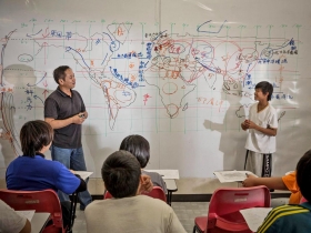 失婚爸用5分鐘簡報 募到700萬助弱勢學童