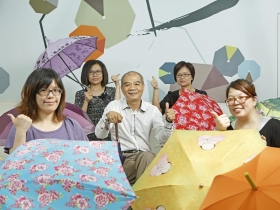 台灣牛精神──國巨洋傘》兩百家國際名牌指名要他代工 師公出身 把洋傘做上精品舞台