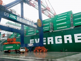 敘利亞動武、４Ｇ題材 操作慎選 淨值比低 十一檔優質股點將