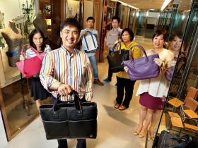 0.1毫米的執著 打造55億皮件王國