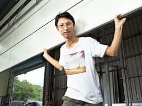 堅持台灣設計製造 奕成電動摺疊門獨步同業  台灣「最強門面」 收服香奈兒旗艦店