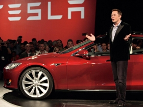 電影《鋼鐵人》故事本尊 把電動車股價翻三倍  特斯拉汽車創辦人：我就是要改變世界