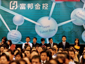 比股價也比經營績效 國泰金緊迫盯人 富邦金 蟬聯金控評比總冠軍