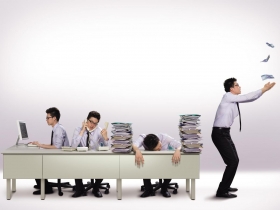 500萬上班族賣肝窮忙 苦勞經濟