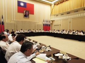 荒謬的政府再造