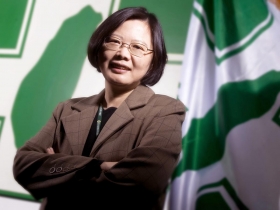 十字路口的徬徨小英？蔡英文