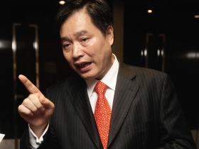 強龍加上地頭蛇 鴻海與保利協鑫通吃綠能