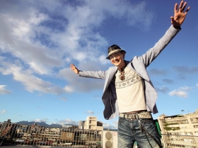 何篤霖  從搬家三十三次到坐擁六棟房產