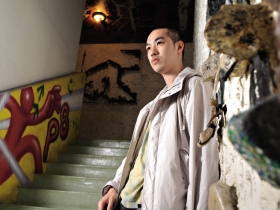 十年異鄉設計路 六度登上倫敦時裝周 陳劭彥：每次展出都是一場硬仗