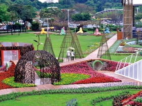 玩得幸福》宜蘭綠色博覽會 樂活森呼吸 看草泥馬、爬永生樹 有機環保超體驗