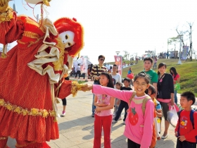 親子玩這裡》紙風車劇團「368兒童藝術工程」起跑 探索無敵大昆蟲 激發孩子的無限想像