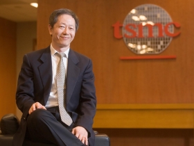 創造一年三千億營收的兩大戰將