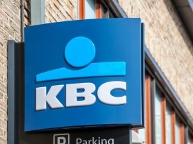 百年金融老店藉中歐市場回春