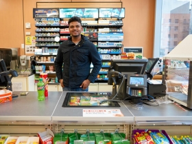 潘進丁用差異化策略反守為攻