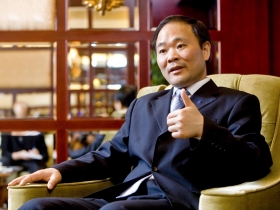 山寨車始祖李書福  五百億豪賭