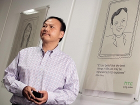 宏達電吃蘋果、摘黑莓的祕密