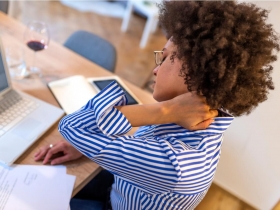 電腦重度使用者的惡夢 慢性疼痛纏身