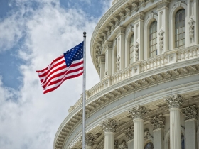 隨波逐流的「救市主」鮑爾森