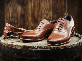 鞋子＋皮帶  展現自信與品味