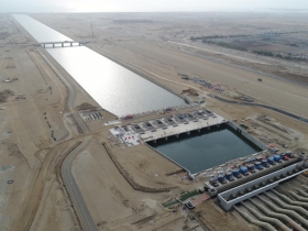 沙國沙漠工業城點石成金？