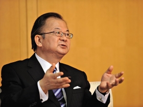 關鍵時刻為何等不到郭董？