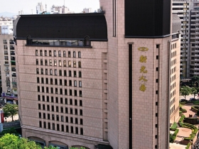 壽險業手腳綁住 蔡鎮宇輕鬆標下起家厝