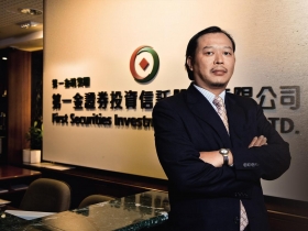 層層把關 為何仍讓經理人大膽買進爭議股？ 第一金投信的三大內控漏洞