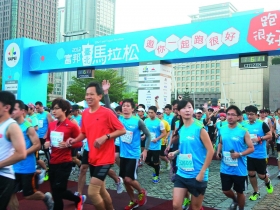 為冠名權捨社會公益 市民反而賠很大別讓政客口水淹沒了台北馬拉松！