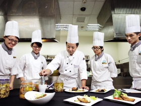 高雄餐旅大學讓晶華搶著要人的祕密