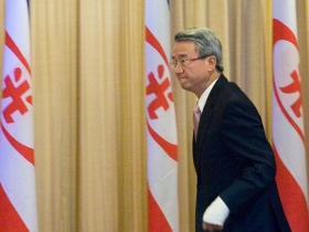 賣地救急吳東進放手一搏