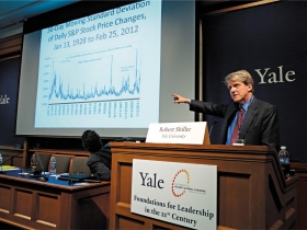 一堂有錢也進不去的經濟閉門課程