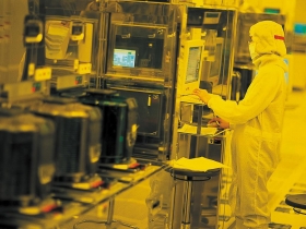 大型電子股、品牌公司最受青睞